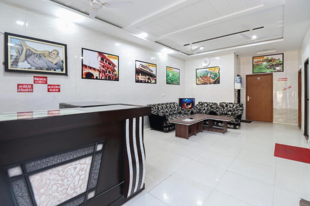 Oyo 69378 Trilok Dham Hotel Vrindavan Exterior photo