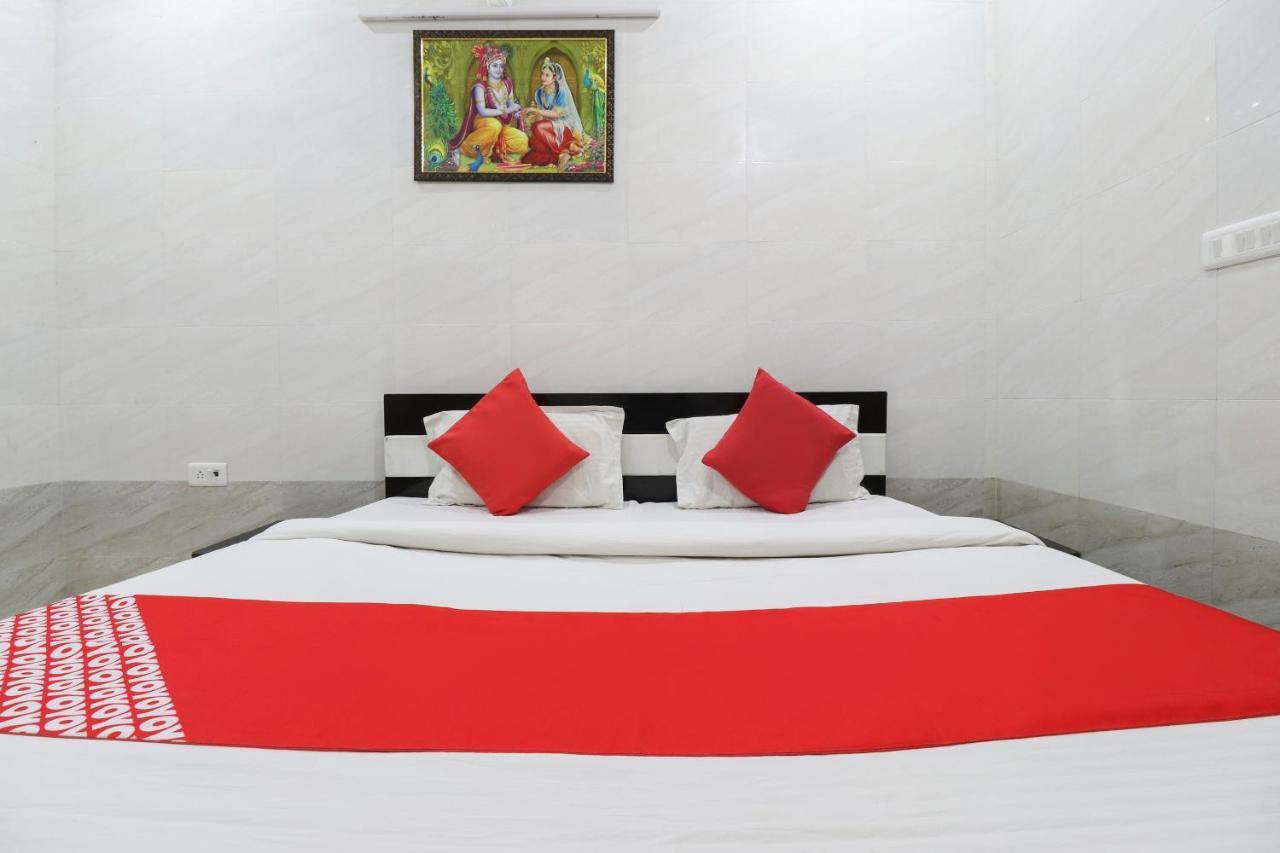 Oyo 69378 Trilok Dham Hotel Vrindavan Exterior photo
